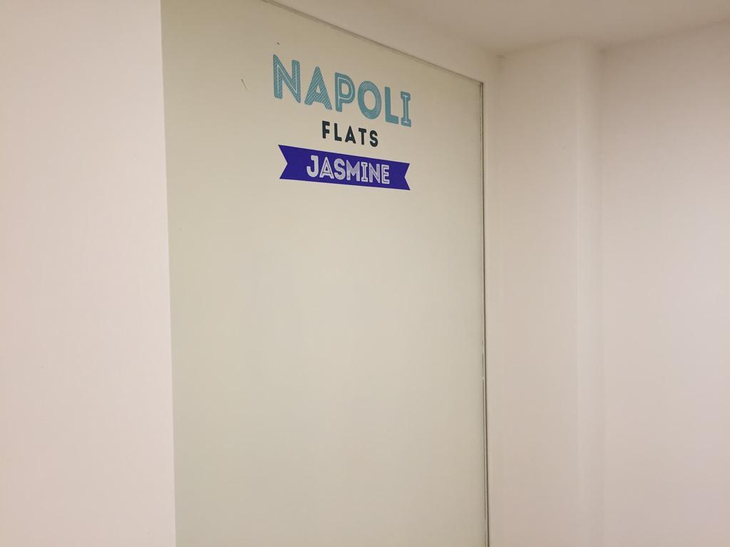 Stay In Naples Flats Bagian luar foto